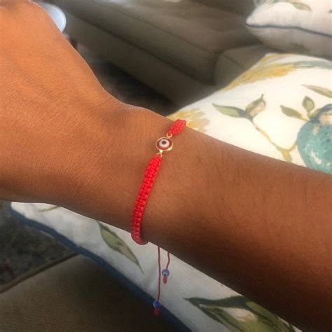 red string bracelet for protection